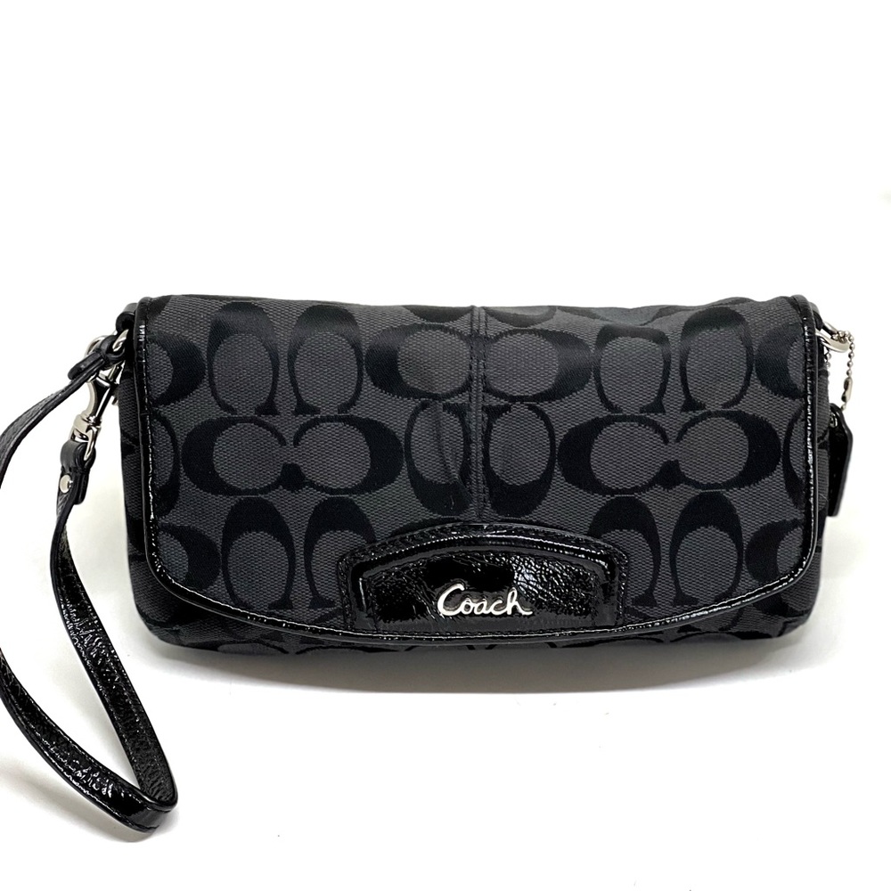 COACH💥RARE-VINTAGE💥Ashley Women's Black CC Canvas Flap & Snap Clutch Wri…